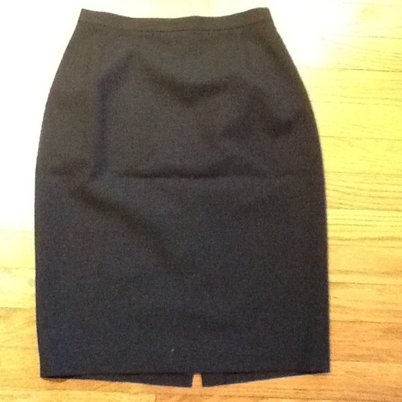 New Tahari Charcoal Gray Skirt - Picture 5 of 5
